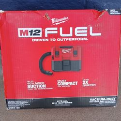 VACUUM MILWAUKEE M12 TOOL ONLY 