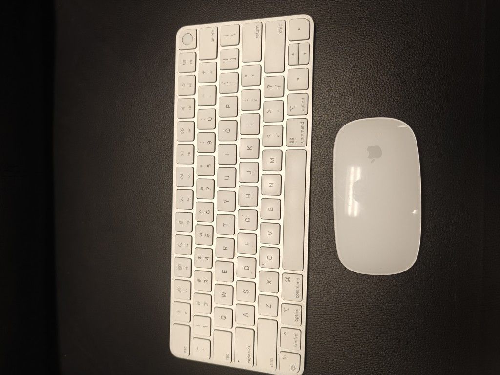 Apple Magic Keyboard + Magic Mouse 2 – Bundle
