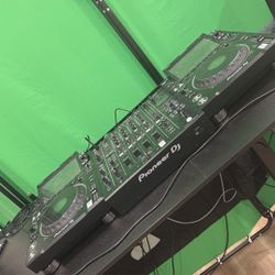 2x CDJ 3000’s + A9 Mixer