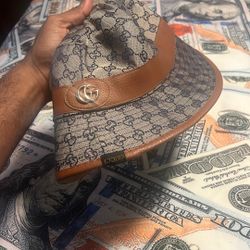 Gucci bucket hat