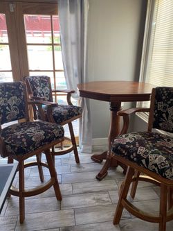 Dining bar table n chairs