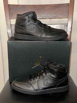 NEW NIKE AIR JORDAN 1 MID Sz 10 Black Sneakers