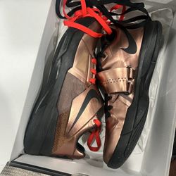 Men’s KD’s Size 8 