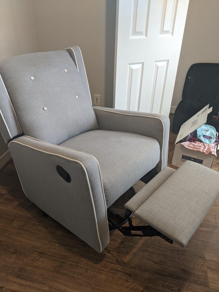 Nursery Rocking Recliner for Sale in Shenandoah, TX OfferUp