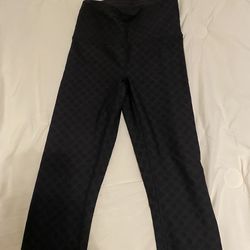 Lululemon black leggings in SIZE 4