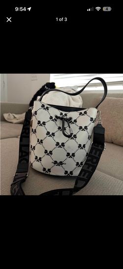 Karl Lagerfeld, bucket bag !