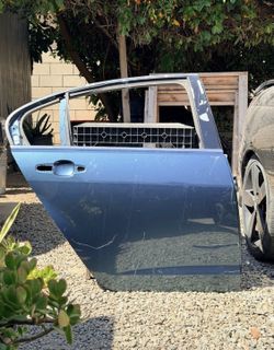 G8 Gt Right rear bare door