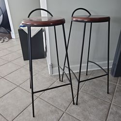 Set of bar chairs