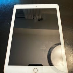 Apple iPad 9.7in 6th Generation WiFi 32GB