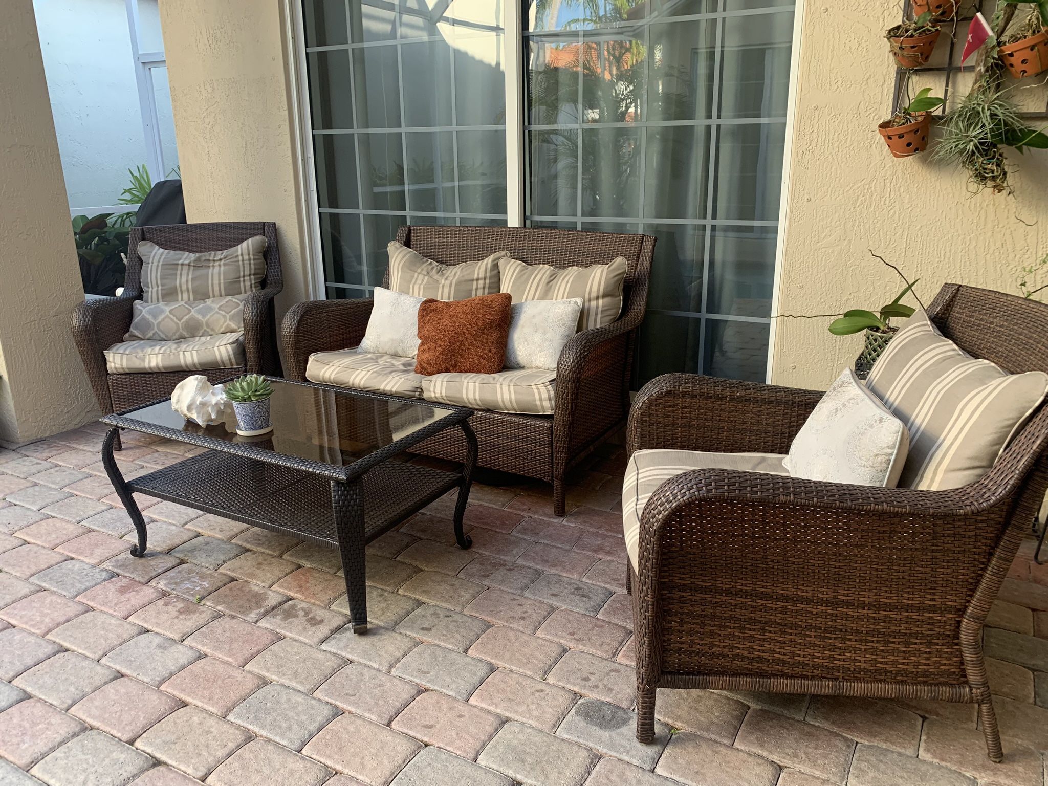 Brown Resin Wicker Patio Set for Sale in Boynton Beach, FL OfferUp