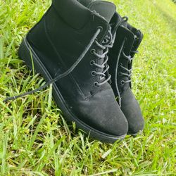Black Comfy Size 8.5 Boots 