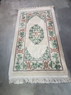 Used 36x60 area Rug