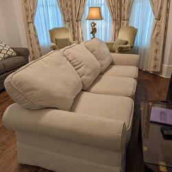 Couch/Pull Out Sleeper Sofa
