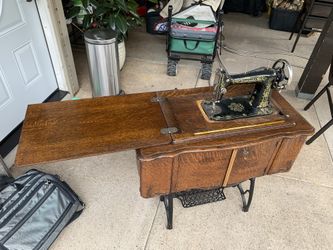 Treadle antique sewing machines