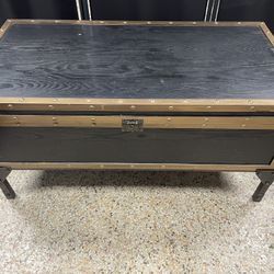Travel Trunk Coffee Storage Table 40” W x 20”H 🚚 extra