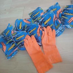 Put a professional strength purpose cleaning gloves