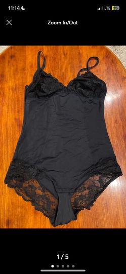 Like New Women’s H&M Black Flower Bodysuit