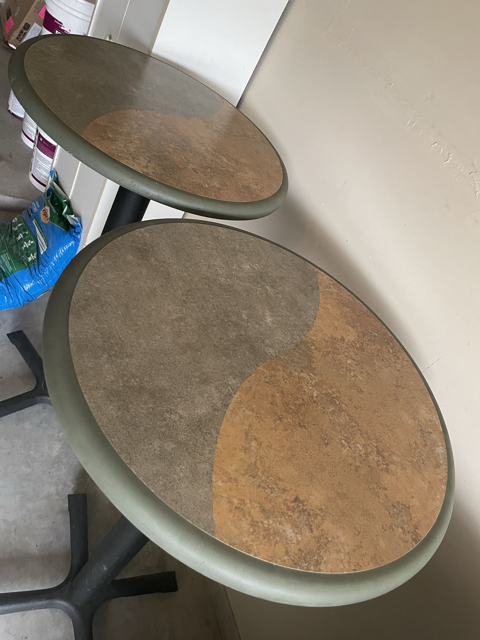 3 Round Bar Top Tables & 2 Bar Stools for Sale in Fort Worth, TX OfferUp