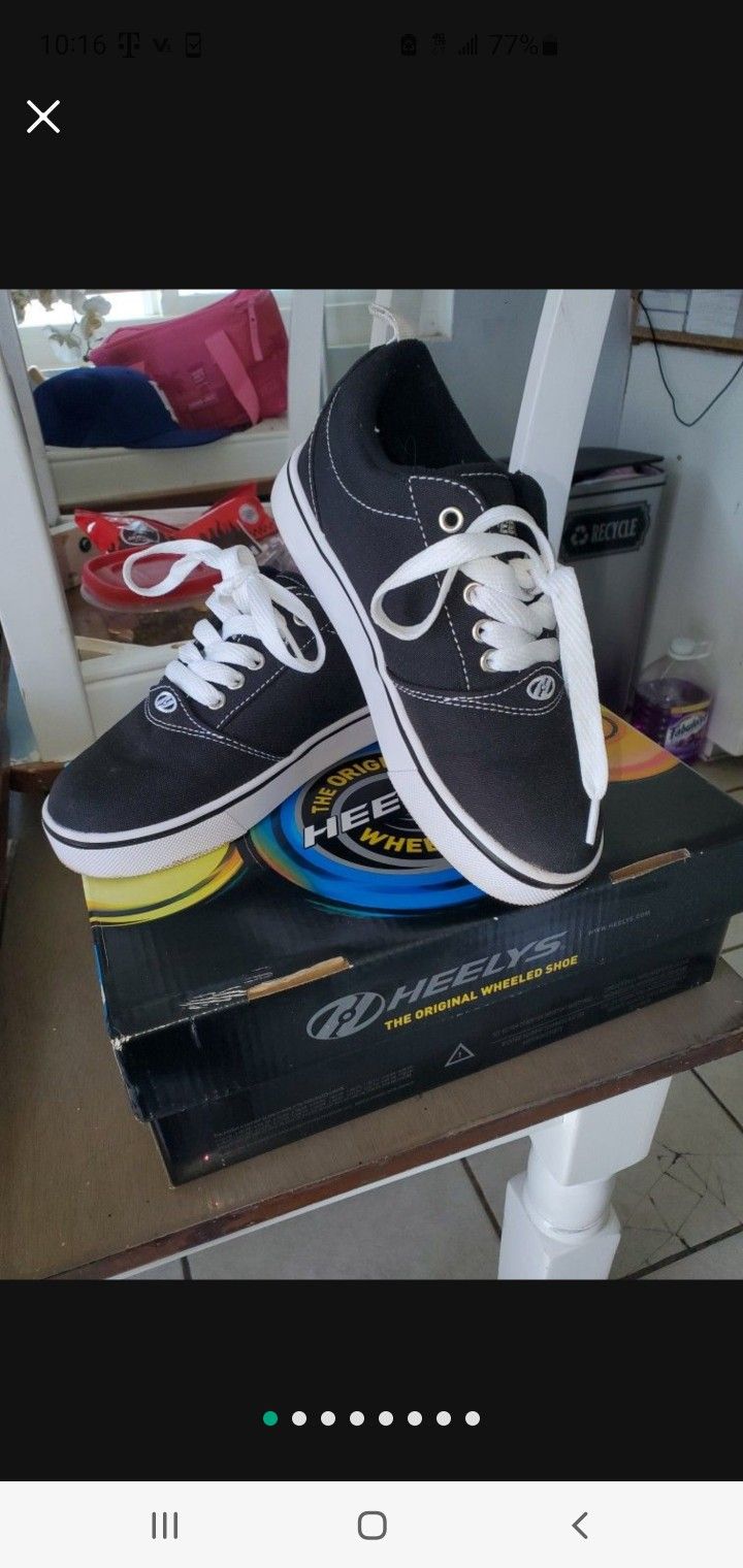 BRAND NEW GIRLS HEELEYS SHOES SIZE 3..CHECK OUT MY PAGE FOR MORE GREAT STUFF,All Products : American Fashion Style Bags On Sale