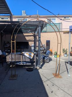 Metal frame for a party background