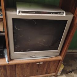 Daewoo Tv  Panasonic DVD Player 