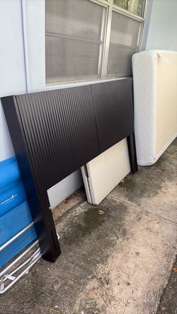 Full size bed