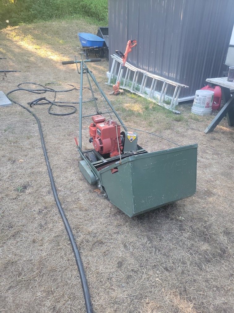 Briggs and Stratton Trimmer Mower