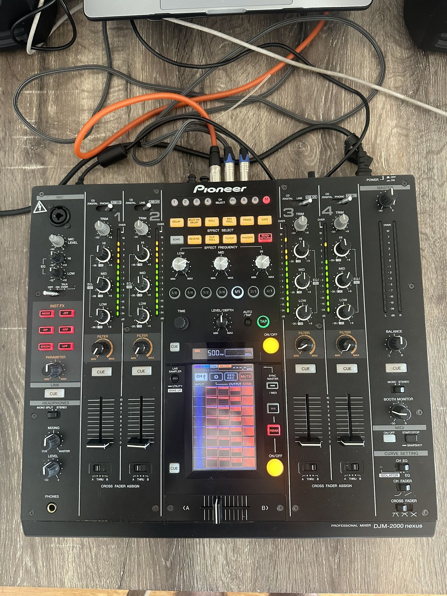 Pioneer DJM-2000 Nexus 2 Mixer