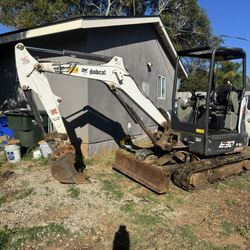 2018 E32 Excavator 