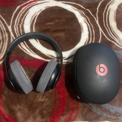 Beats B501 Headphones 