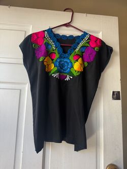 Hermosa Blusa bordada típica de Mexico. Talla mediana