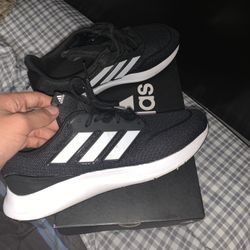ADIDAS SIZE 10 all around shoe