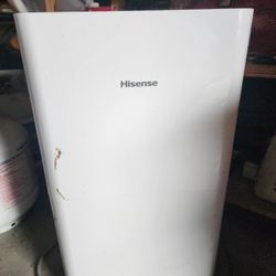 Hisense 50 Pint Dehumidifier DH7021K1W 