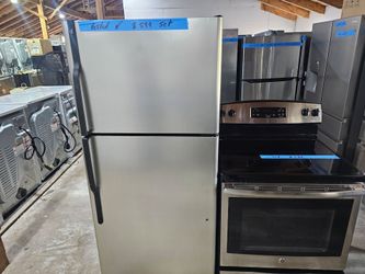 Ge Frigge and stove