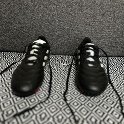 Soccer Shoes Size 9 1/2