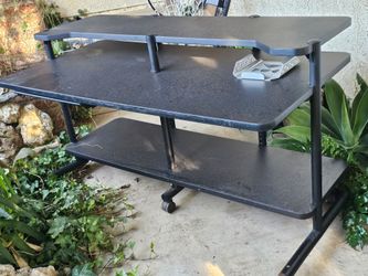 3 - tier desk