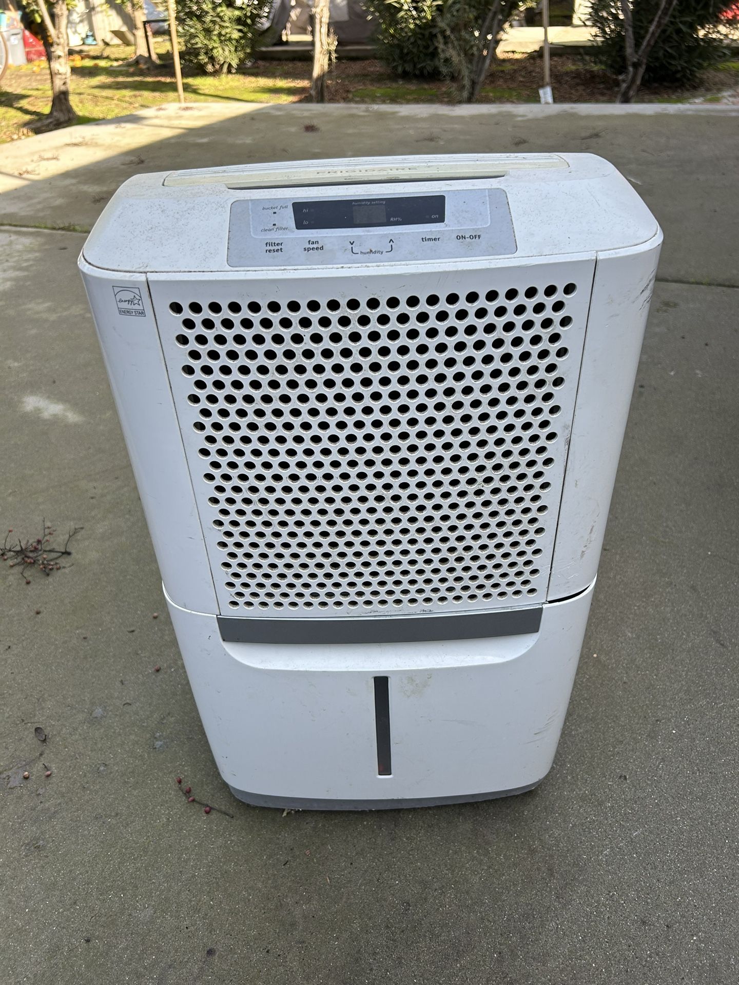 Dehumidifier 