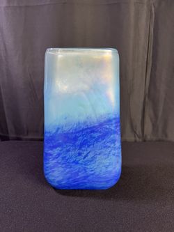 TELEFLORA VASE IN COBALT BLUE HUES 