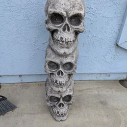 Halloween Skulls Decoration