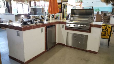 Special BBQ tropic tuch floor model