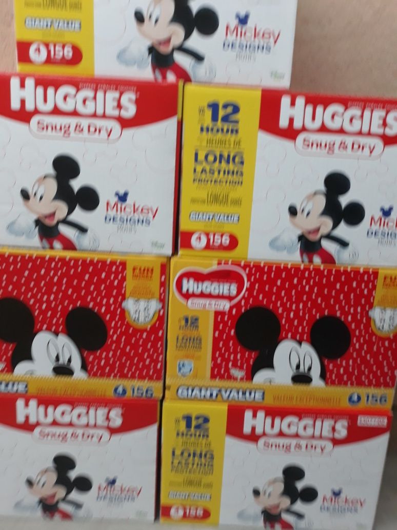 PAMPER HUGGIES SNUG & DRY SIZE 4 DE 156 PAMPER A $32 CADA UNO