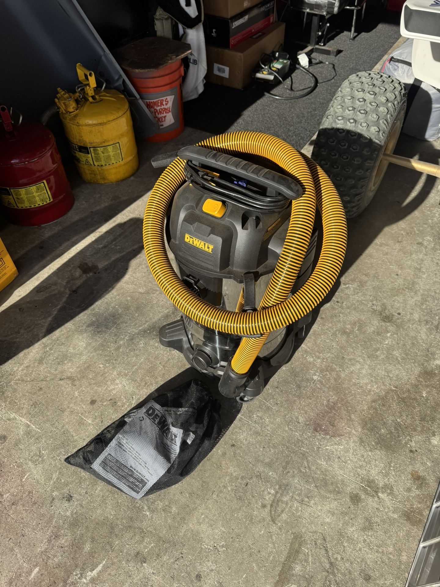 Dewalt 10 Gallon Stainless 5 Hp Shop Vac