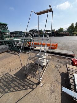 Rolling step ladder