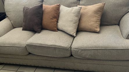Sofá and love seat