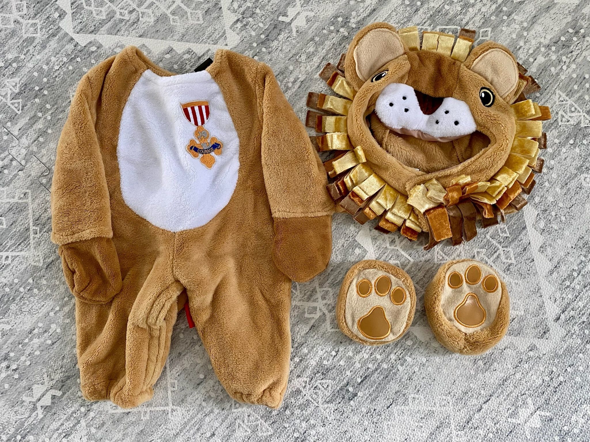 NEW! Infant (Baby) Wizard of Oz - Lion Costume - Size 0-6 months