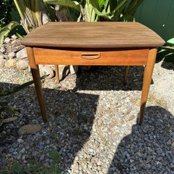 MCM 2-tier End Table Walnut And Formica top By Lane Altavista 