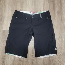 Lululemon Womens Shorts, Size 6