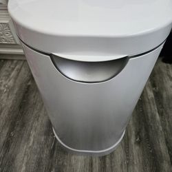 Gennie Baby Diaper Pale 