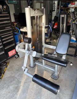 Precor leg extension. Commercial grade