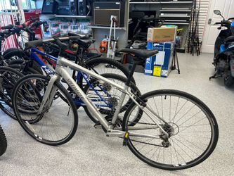 Specialized Sirrus 700x32c tires - small frame men’s bike